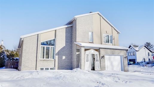 Purchase: House (G2E 0A1)