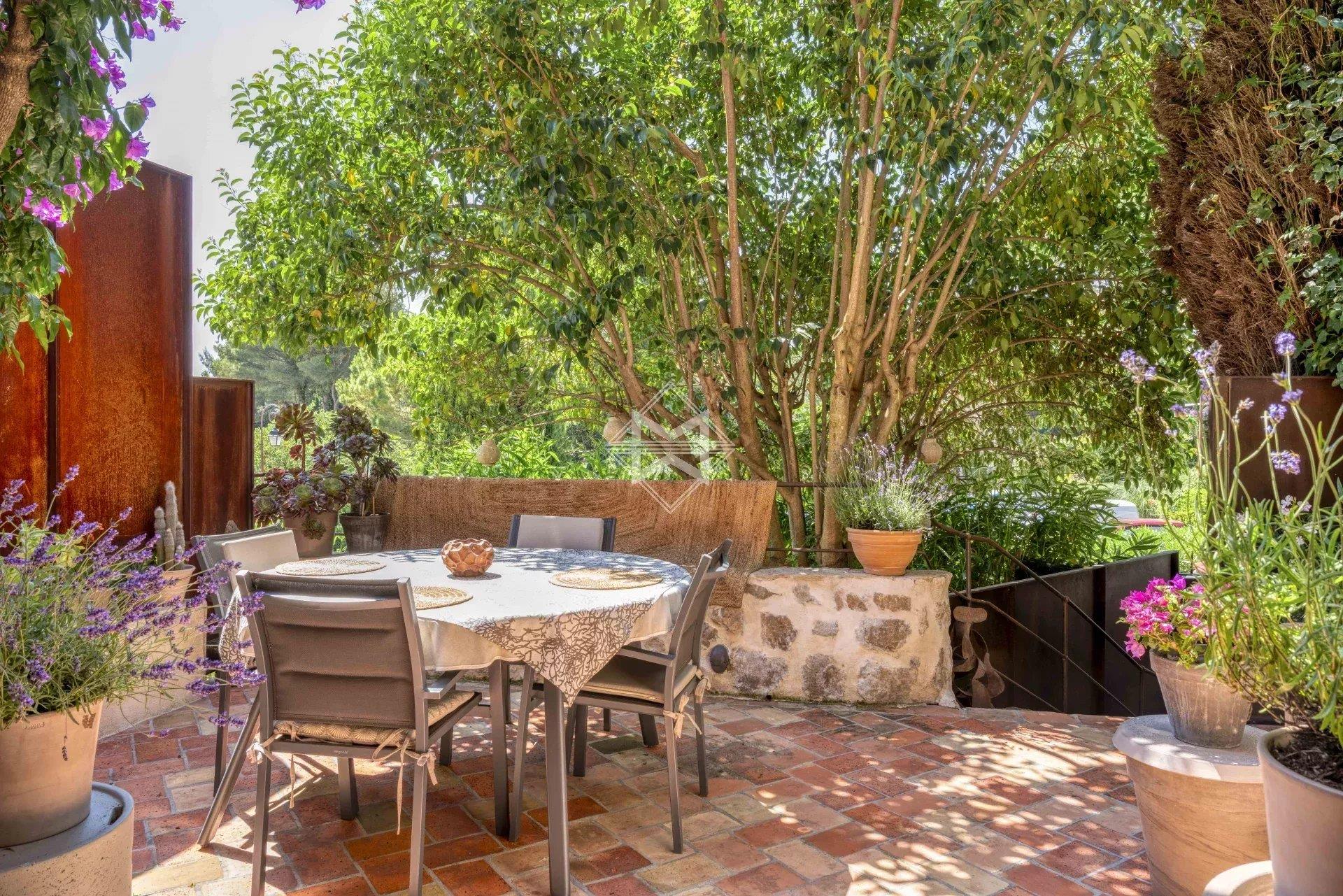 Rare: Lovely house in the heart of the village