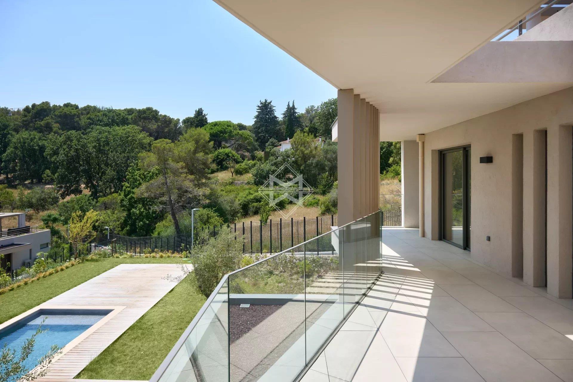 Contemporary Villa in Mougins with Sea and Village View, in a gated estate