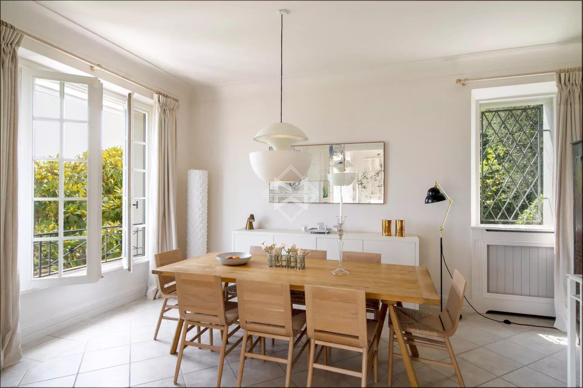Charming villa with sea view and walking distance to the village