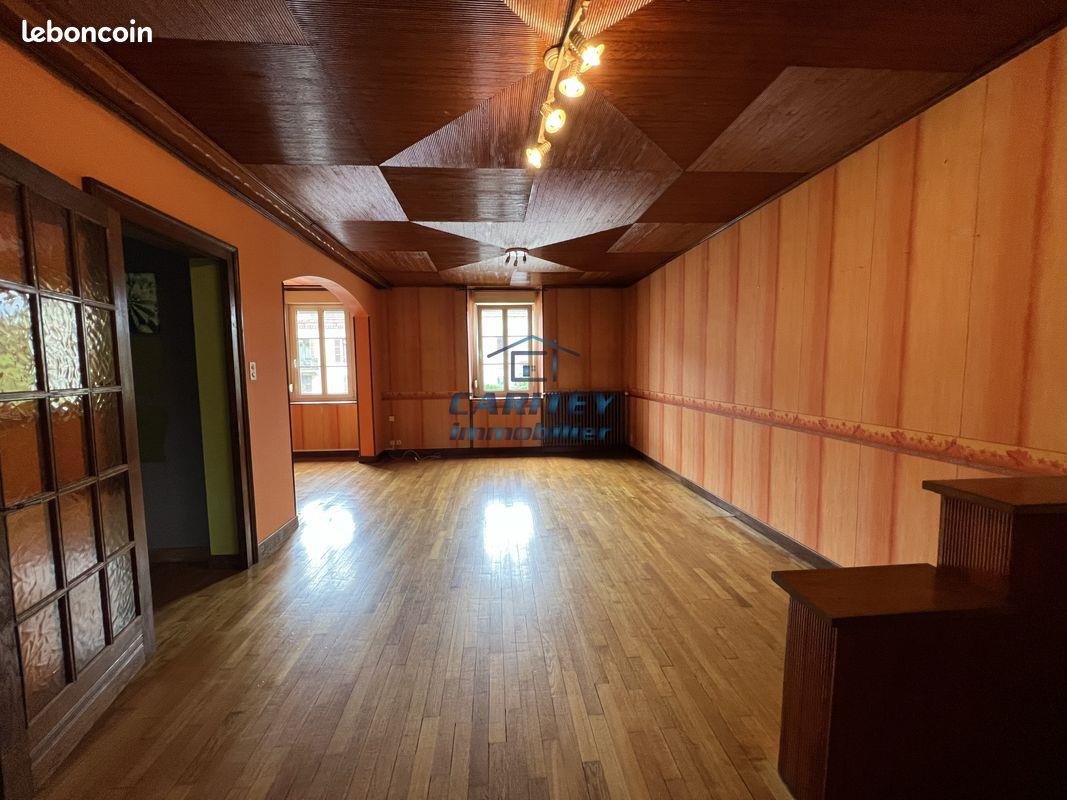 Maison à louer, 204m², Lure