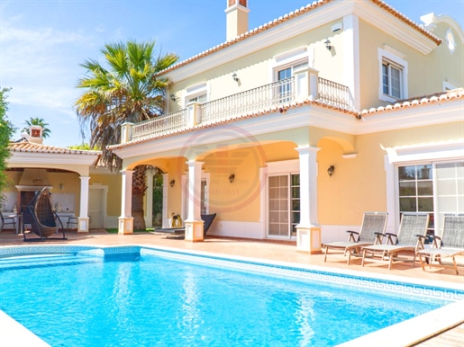 Belle villa de 4 chambres à proximité de la plage et du golf Vale do Lobo et Quinta do Lago