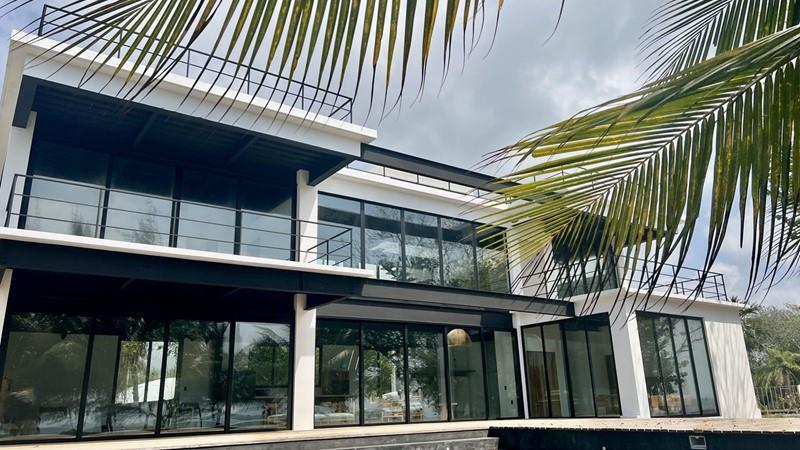 Ph0006 – Construction neuve – Villa Contemporaine De 4 Chambres En Bord De Mer Péninsule de Placenci
