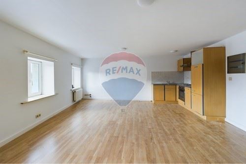Purchase: House (7000)