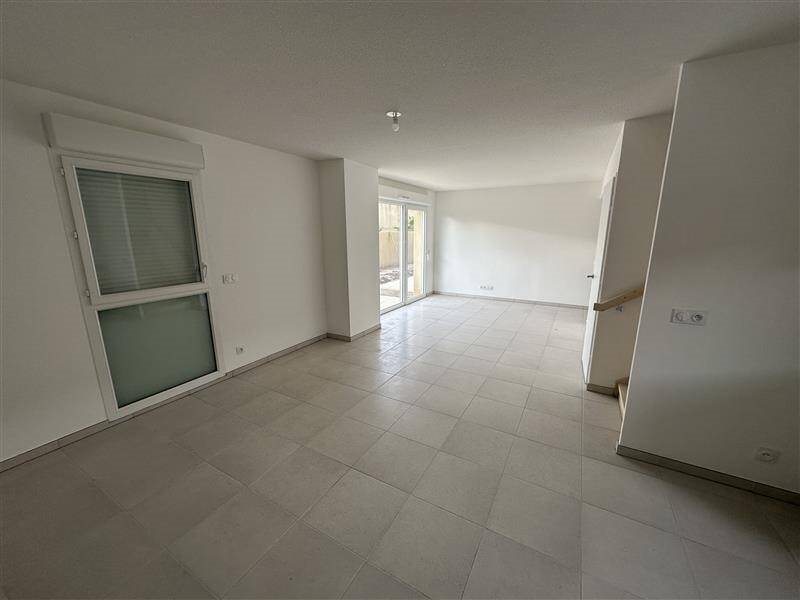 Maison à louer, 84m², Redessan