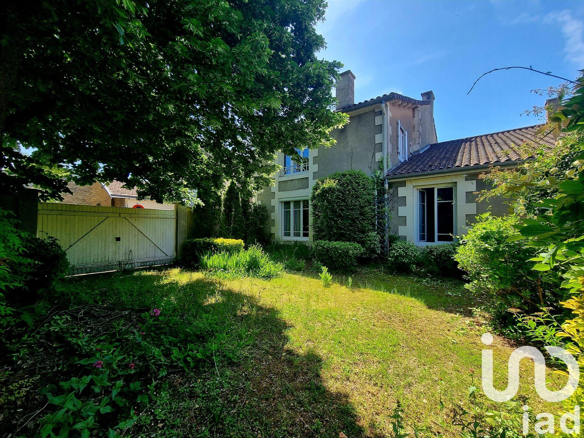 Maison à vendre, 226m², Saint-Julien-l'Ars