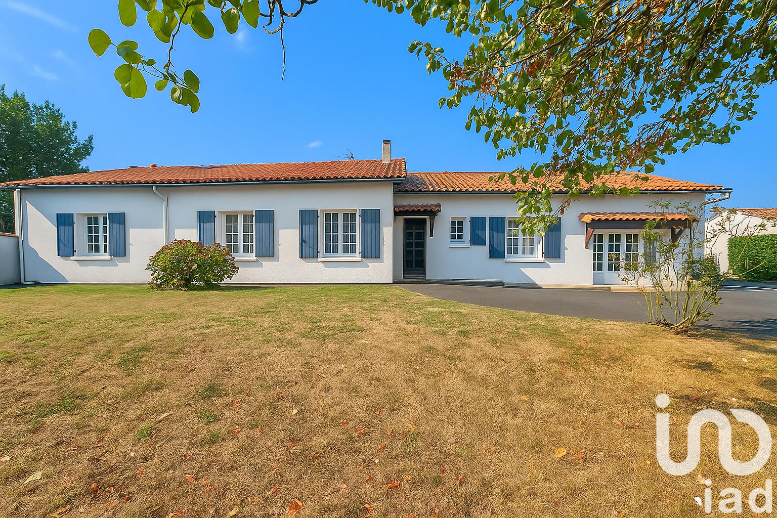 Maison à vendre, 218m², Aigondigné
