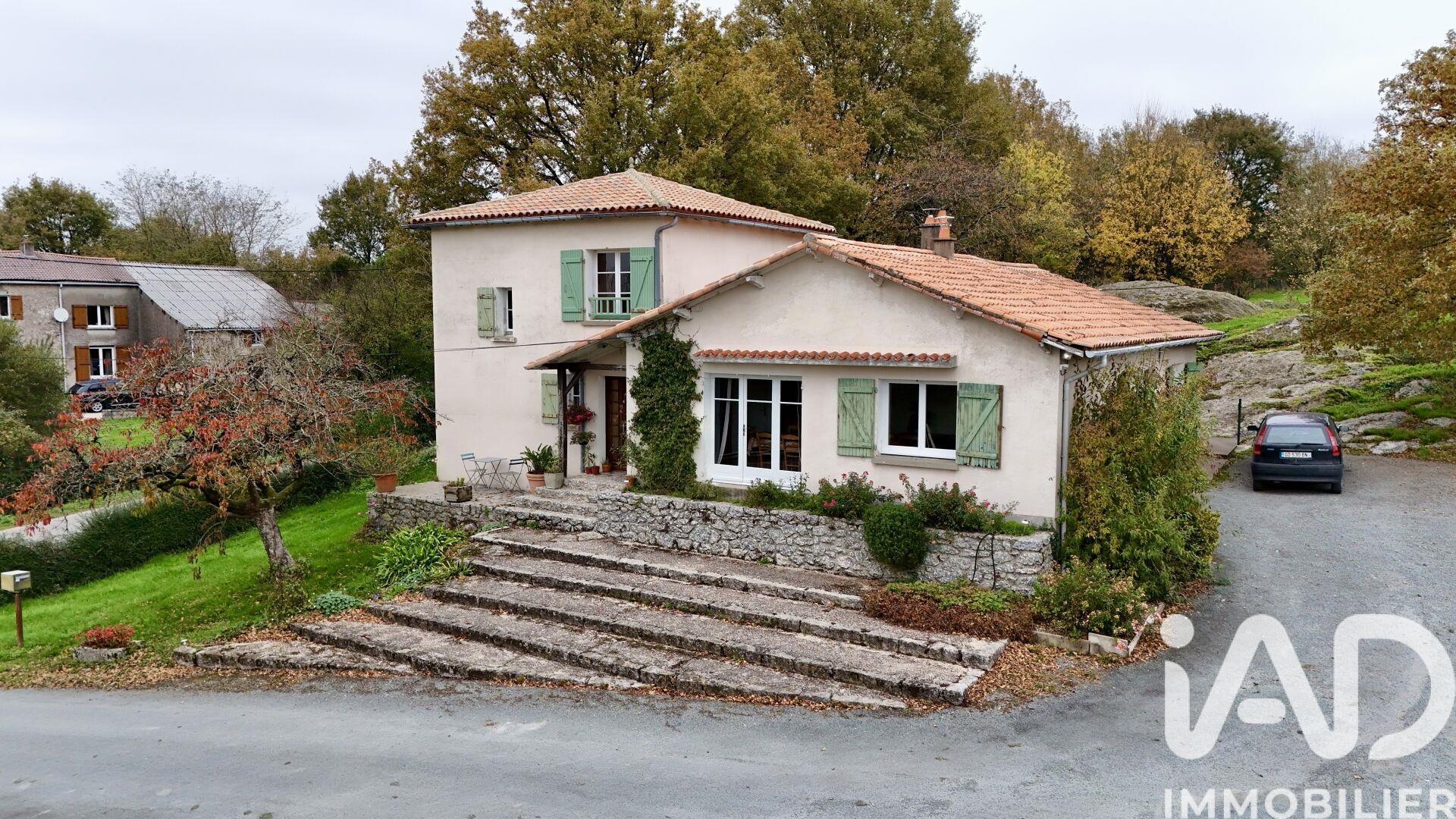 Maison à vendre, 151m², Largeasse