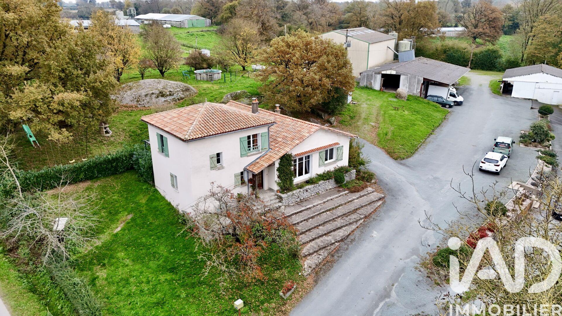 Maison à vendre, 151m², Largeasse