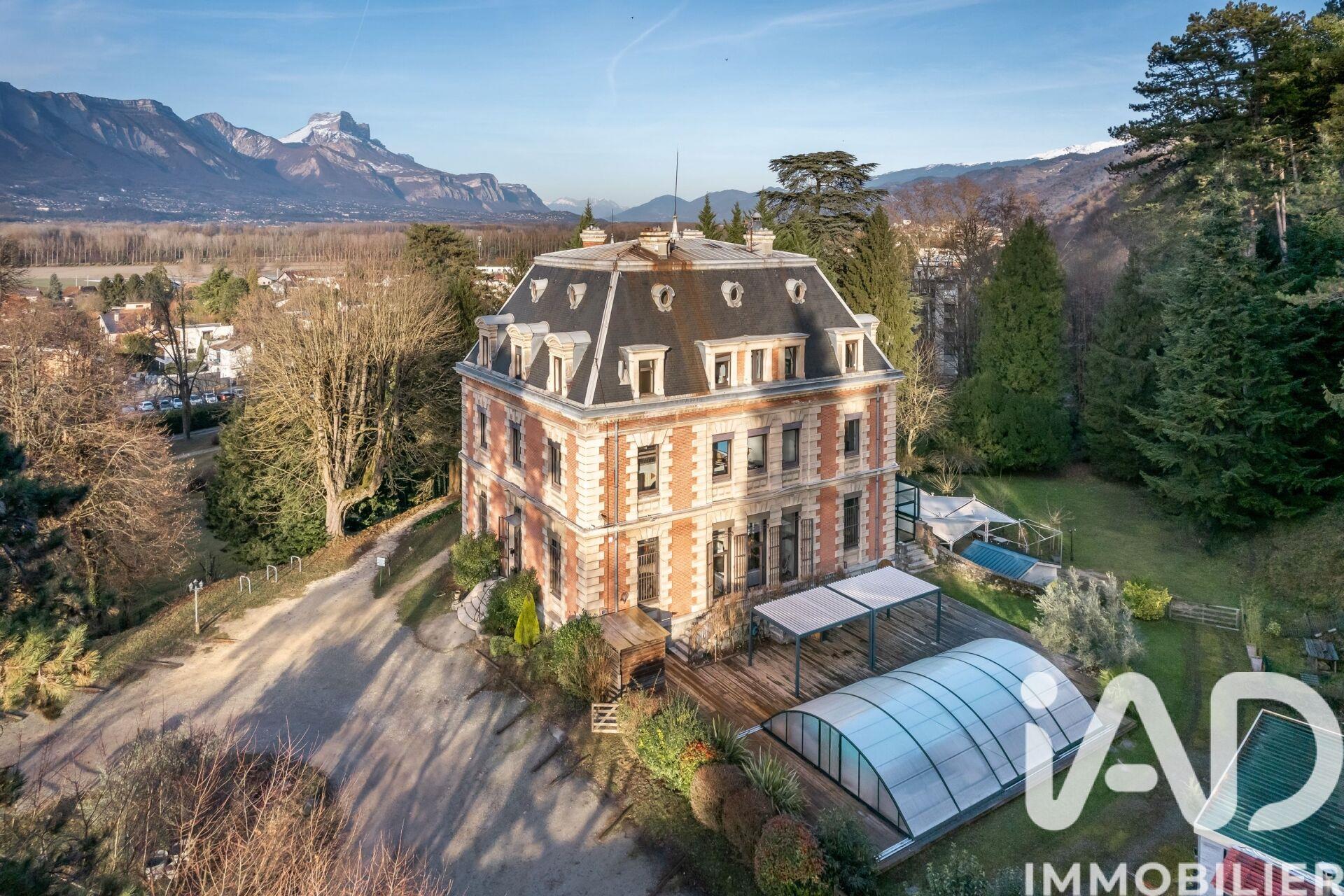 Maison à vendre, 980m², Gières