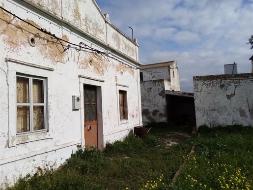 Terrain de 2ha, avec ruine, viabilité pour la construction du tourisme rural, Faro, Algarve