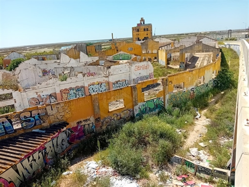 Terreno com grande potencial, junto à Ria Formosa, Faro, Algarve