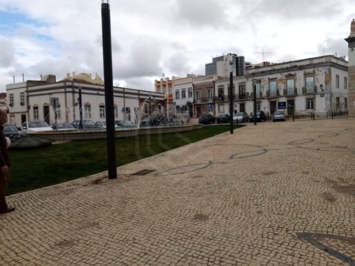 Immeuble, excellent emplacement, central, Faro, Algarve
