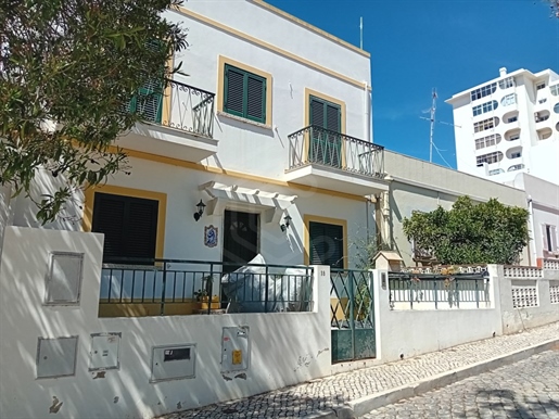 Moradia V4+1, central, Faro, Algarve