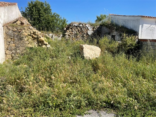 Terrain avec ruine à São Brás de Alportel, Algarve
