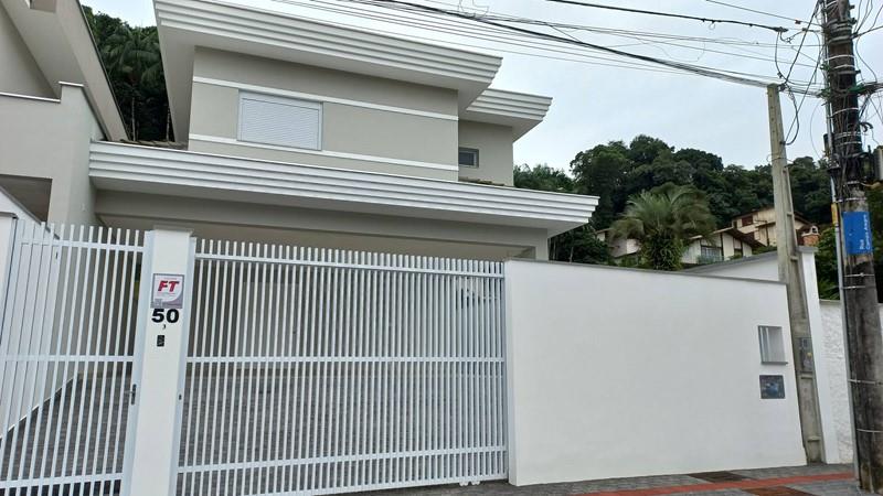 Luxury house in Atiradores/Glória