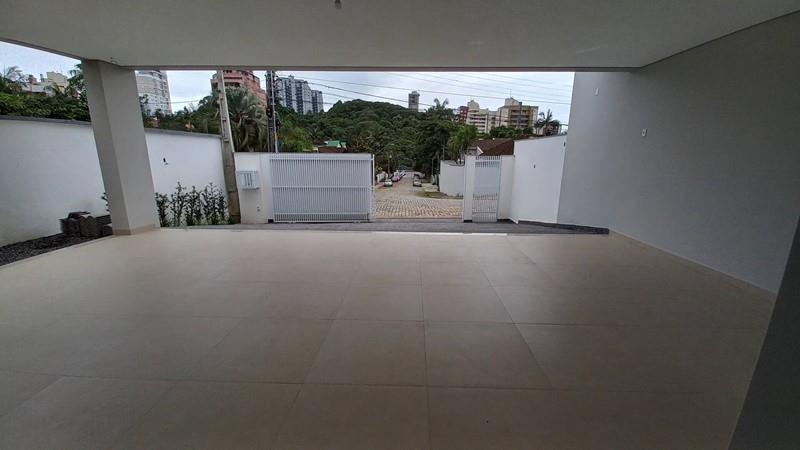 Luxury house in Atiradores/Glória