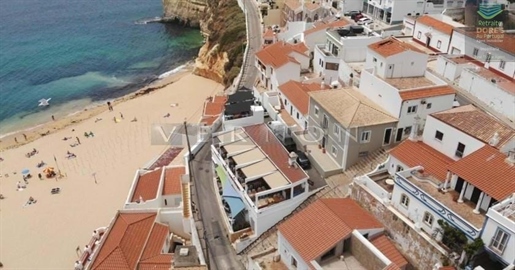 Algarve, villa with 4 independent studios, located in the center of the village of Carvoeiro, only 3