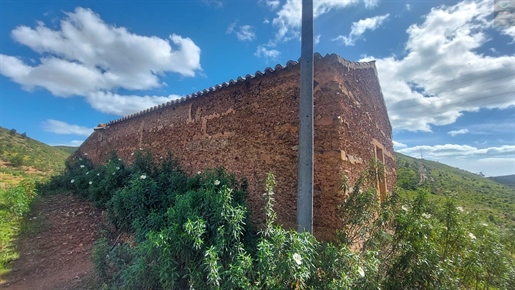 Farm in Silves with several ruins on 21 ha of property