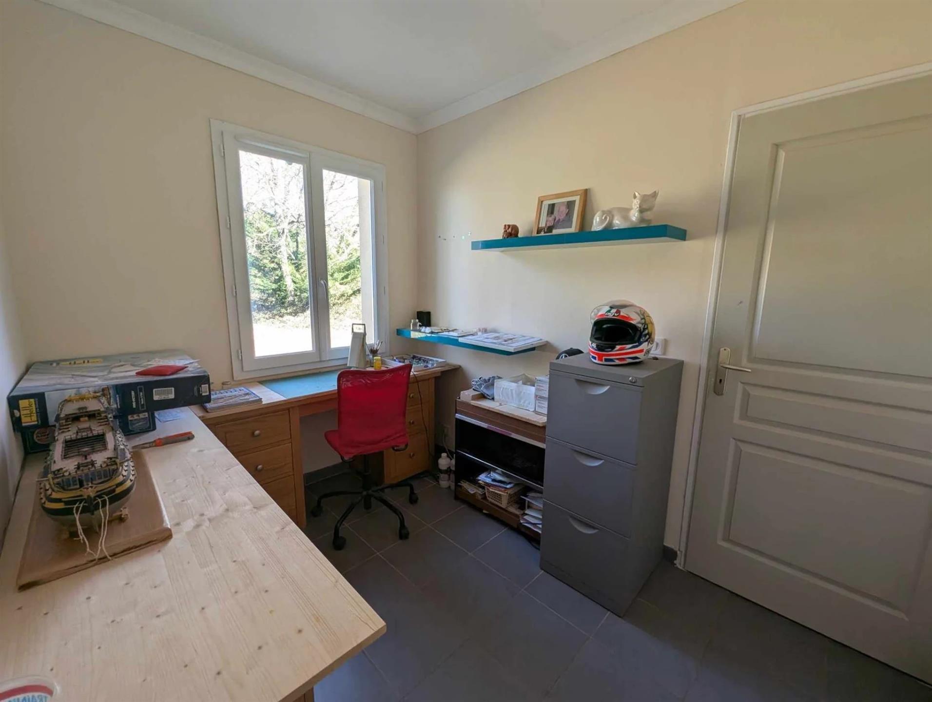Single-Story home in a peaceful setting between Gourdon and Sarlat, with a pool and modern comforts