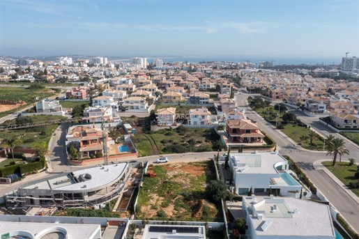 Terrain urbain avec projet approuvé à vendre à Porto de Mós