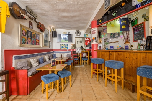 Bar Dans Le Centre Historique De Lagos À Vendre