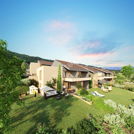 Appartement 109.7 m² en duplex + combles aménageables à Evian Les Bains