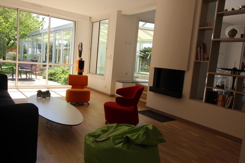 Superbe Maison de Centre Ville à la Roche sur Yon avec Piscine Interieure et 2 Garages