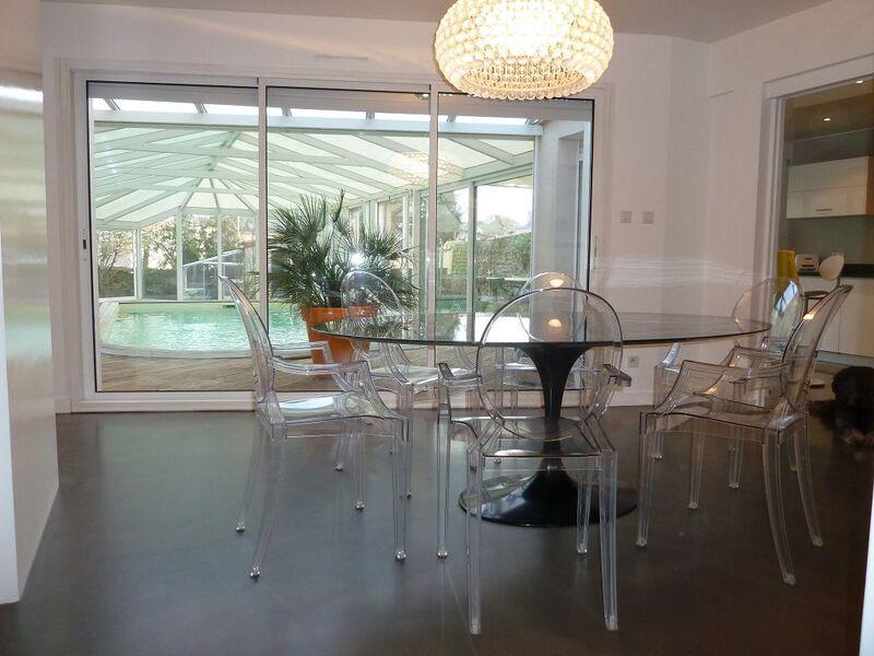 Superbe Maison de Centre Ville à la Roche sur Yon avec Piscine Interieure et 2 Garages