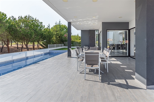 Villa met 4 slaapkamers te koop in Vilamoura, met uitzicht op de golfbaan