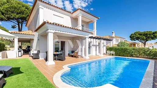 Villa met 4 slaapkamers te koop in Vilamoura, op loopafstand van de jachthaven van Vilamoura