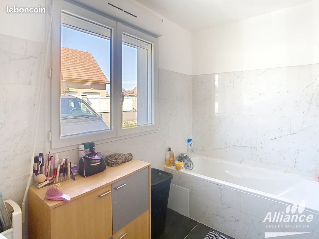 Maison à louer, 84m², Delle