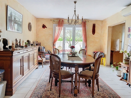 Pont Saint Esprit: 117-sqm four-bedroom house for sale