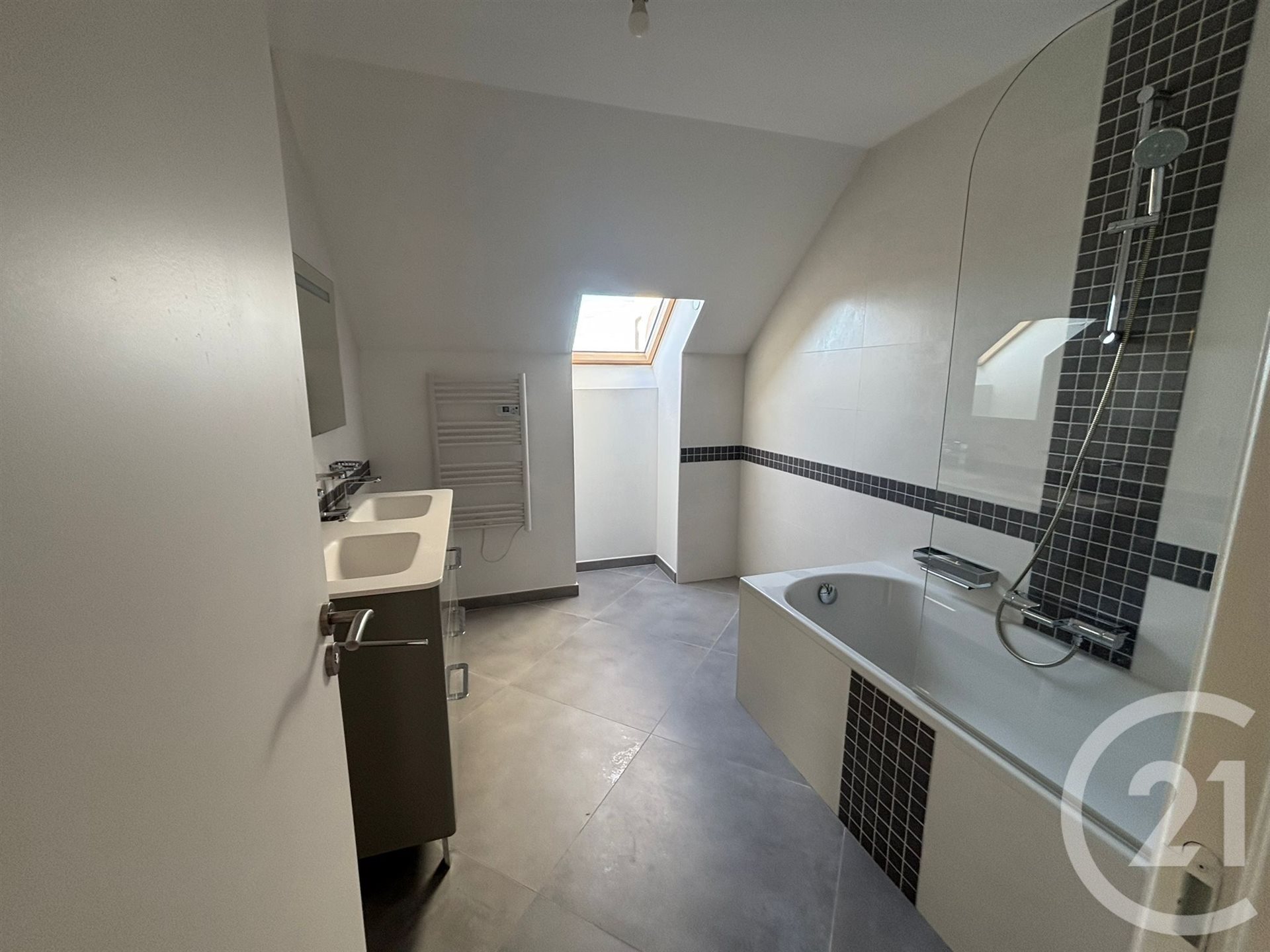 Maison à louer, 216m², Treuzy-Levelay