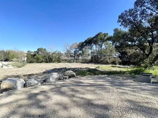 Chateauneuf De Gadagne Baugrundstück von 724 m2