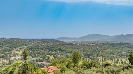 Maison contemporaine avec vue panoramique à Châteauneuf-Grasse