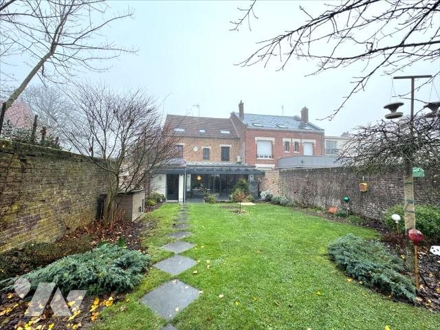Maison à vendre, 268m², Saint-Quentin