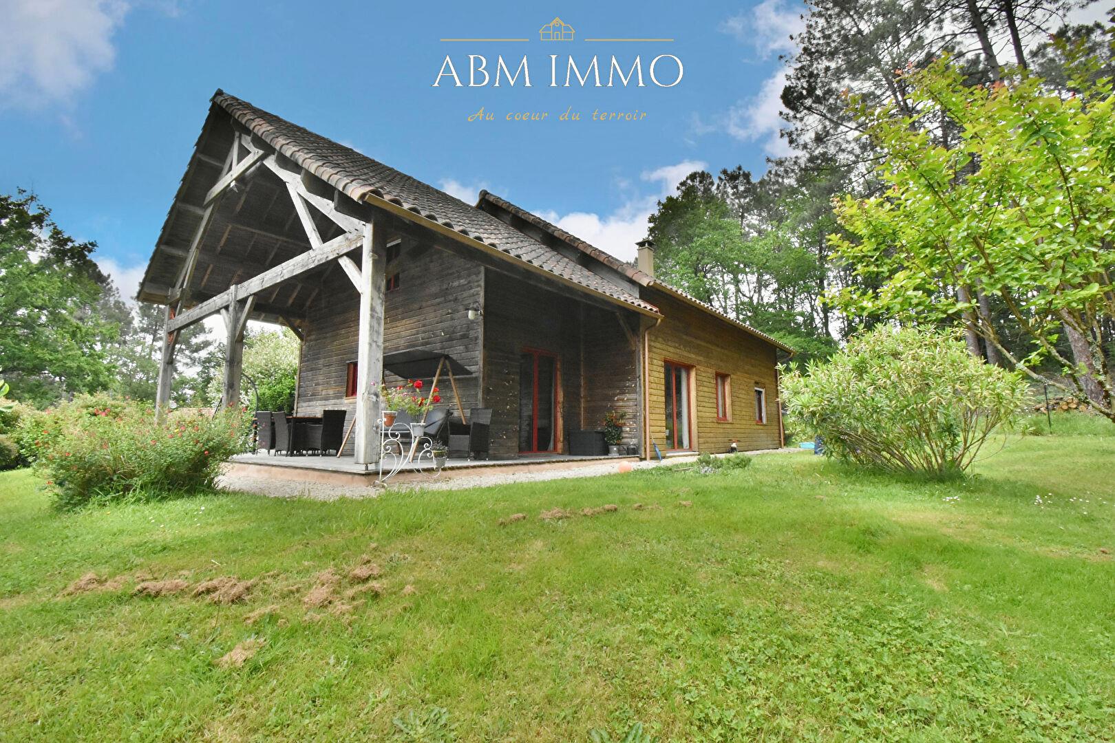 Holzhaus auf dem Land