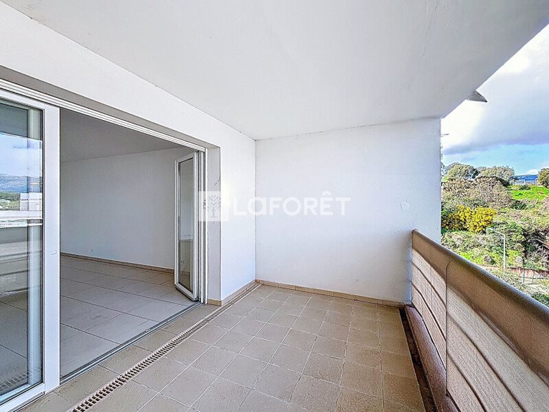 Appartement à louer, 70m², Sarrola-Carcopino