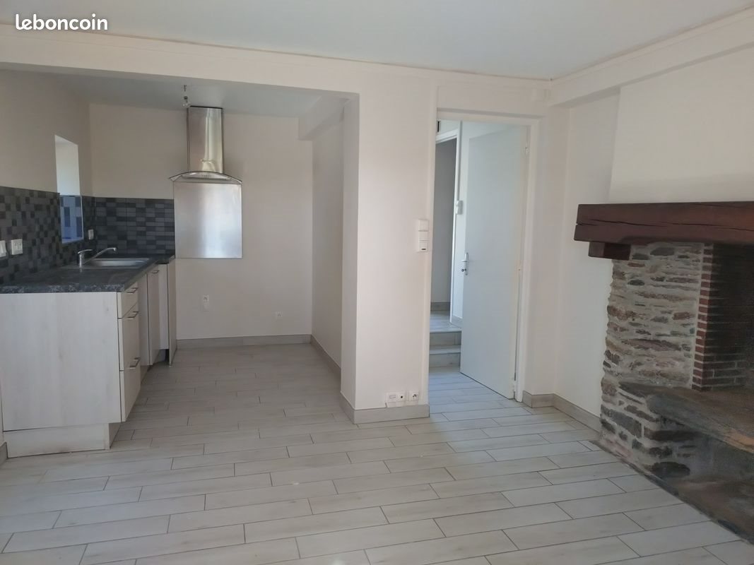 Maison à louer, 76m², Saint-Georges-Montcocq