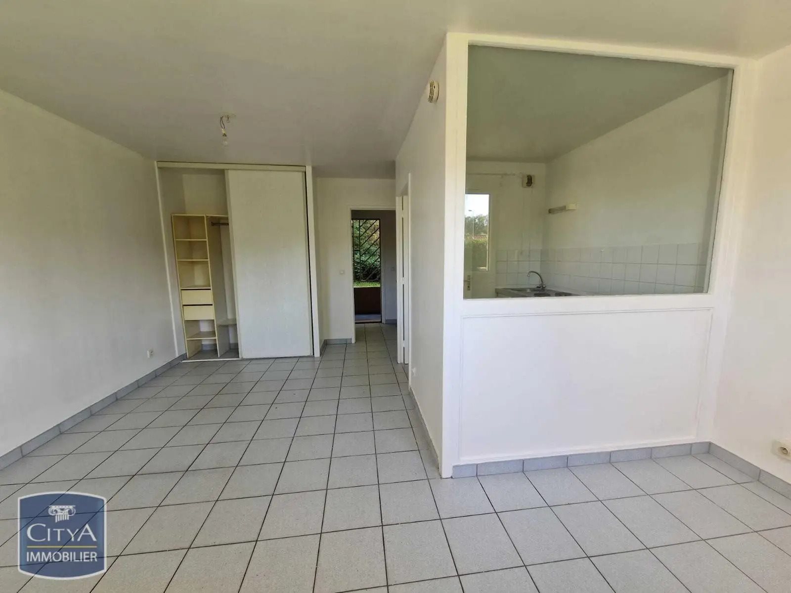 Appartement à louer, 27m², Pont-de-Chéruy