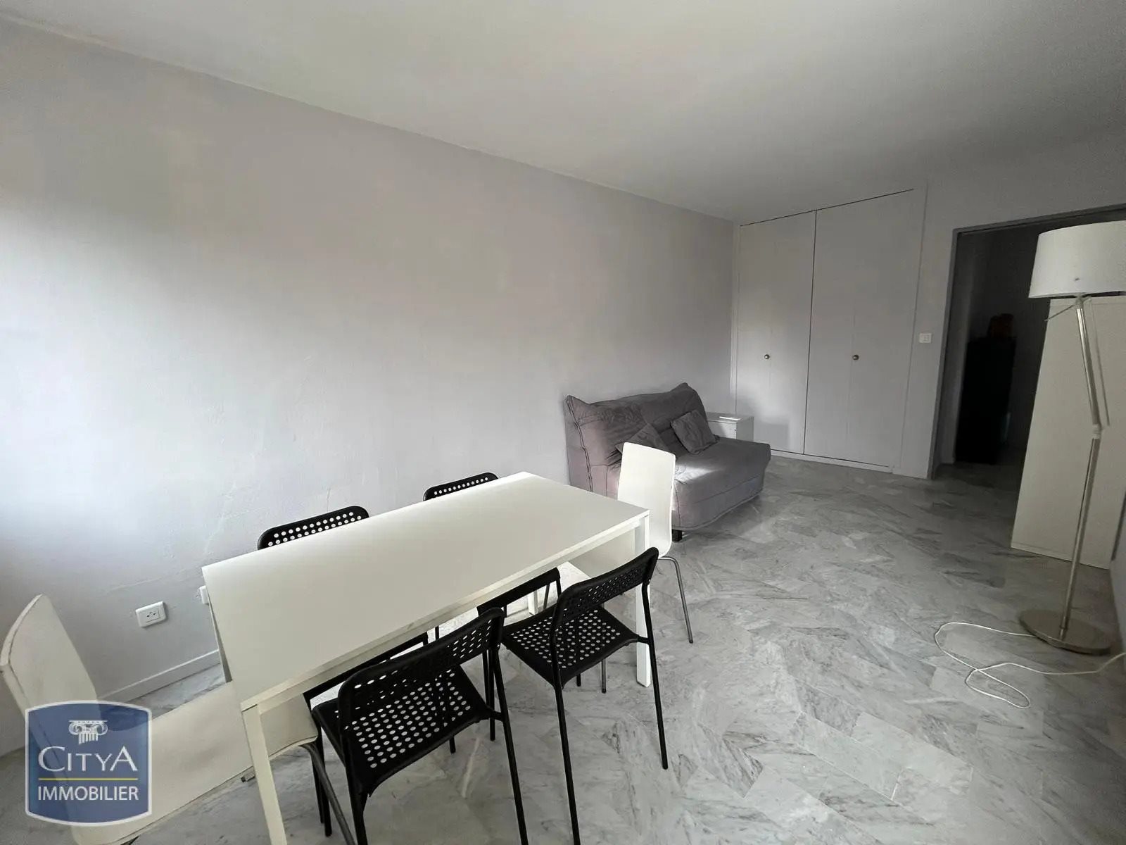 Appartement à louer, 30m², Nîmes