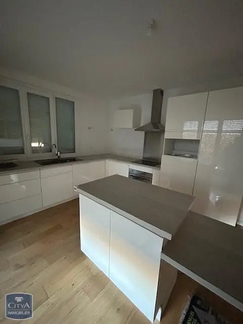 Appartement à louer, 128m², Brié-et-Angonnes