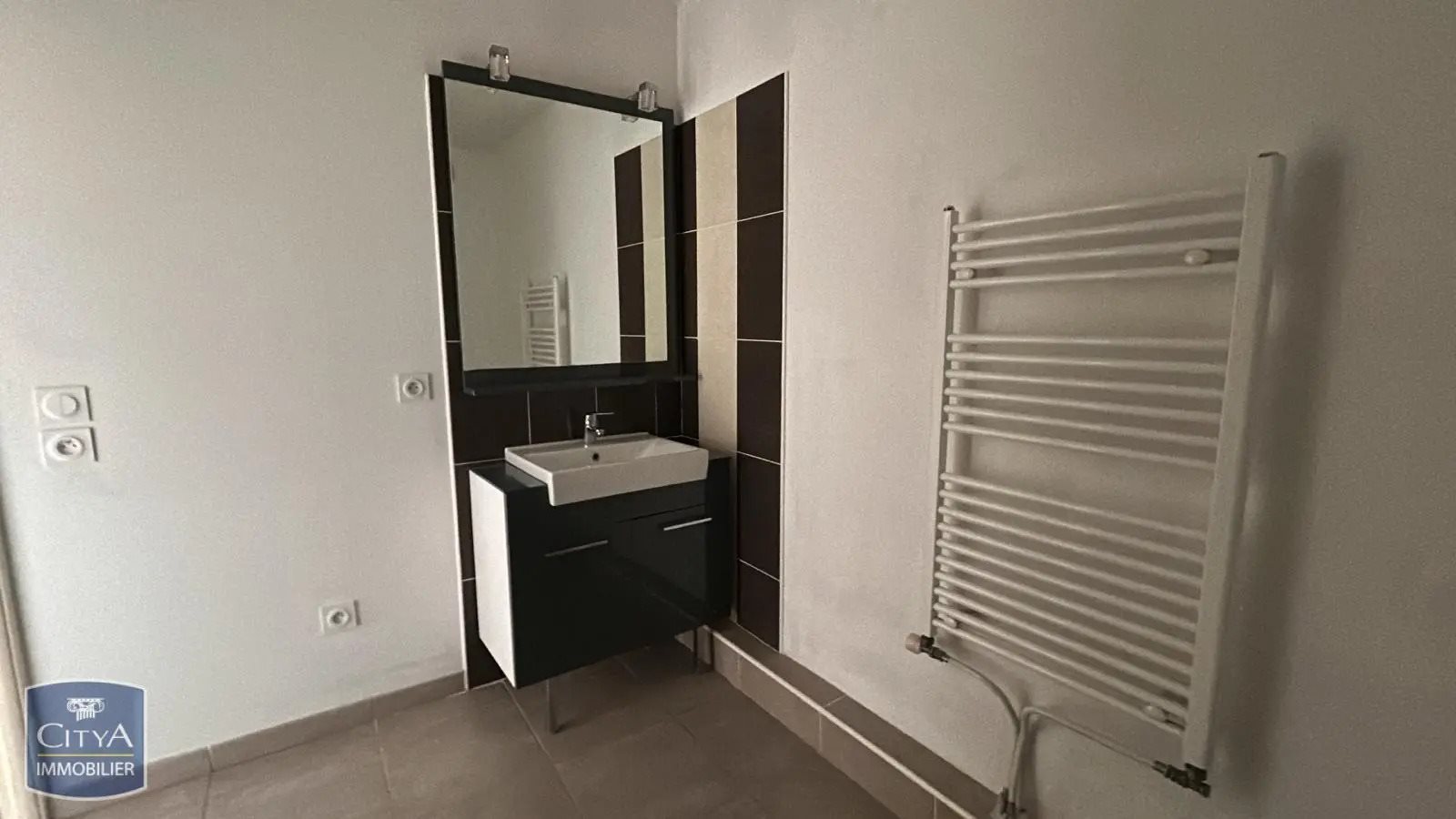 Appartement à louer, 44m², Poussan