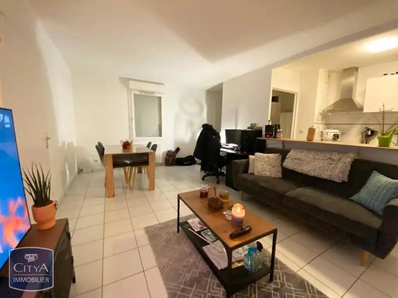 Appartement à louer, 47m², Exireuil
