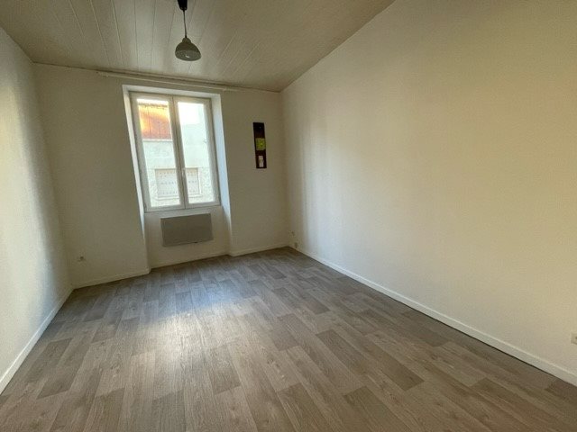 Appartement à louer, 58m², Civray