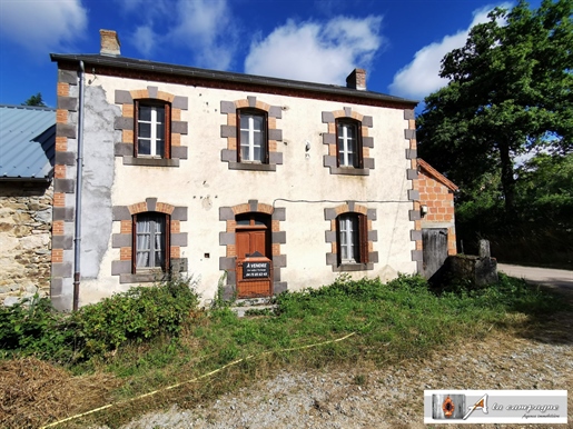 Casa da ristrutturare con terreno e vista aperta