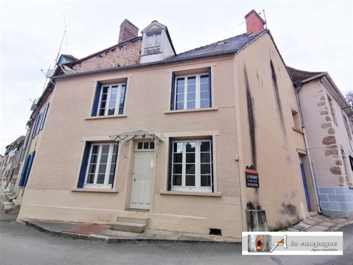 Charming house in the picturesque village of Chambon-sur-Voueize.