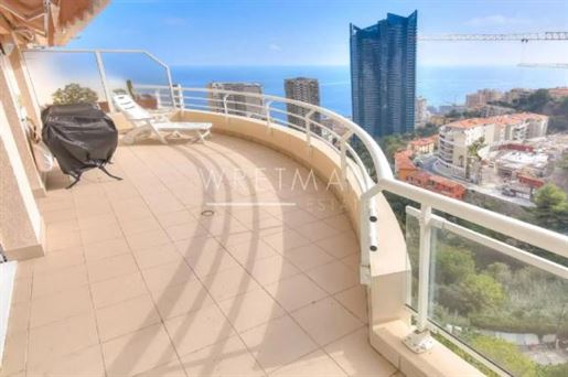 1-Bedroom flat with large terrace and sea views – Beausoleil