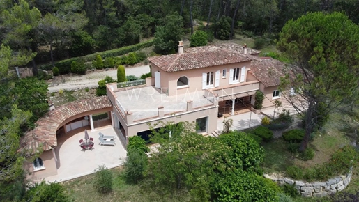 Villa de charme dans un écrin de verdure - Seillans